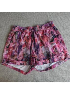 Lululemon Womens Shorts Medium Pink Spring Break Away Geometric Pockets